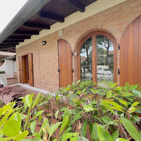 Villa Palm Lignano Sabbiadoro Bagian luar foto