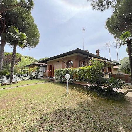 Villa Palm Lignano Sabbiadoro Bagian luar foto