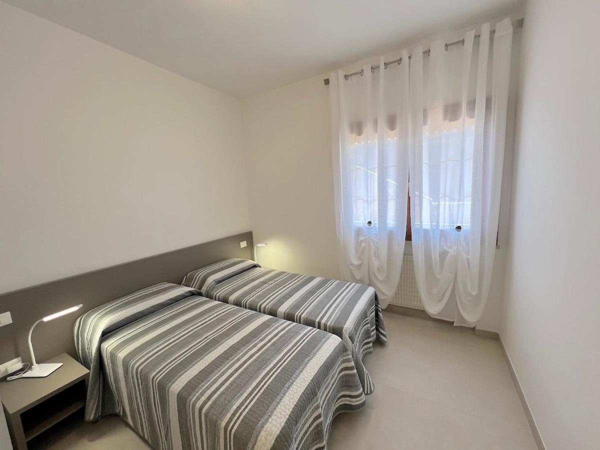 Villa Palm Lignano Sabbiadoro Bagian luar foto